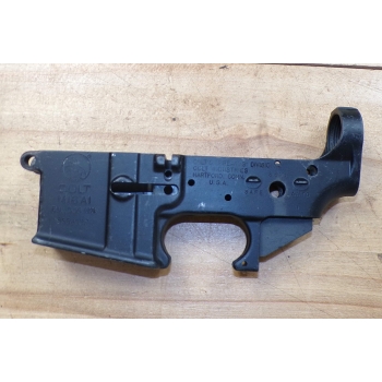 Gniazdo magazynka z komorą spustową M16A1 #9562887